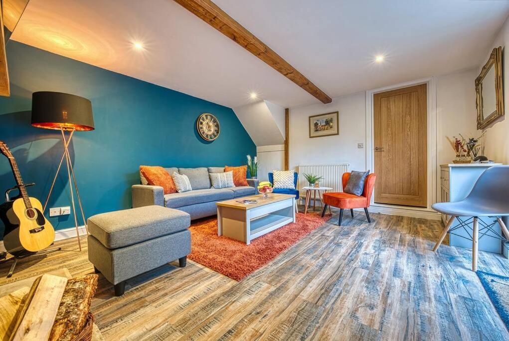 Delightful Two-Bedroom Cottage In The Heart Of Бэйквэлл Экстерьер фото
